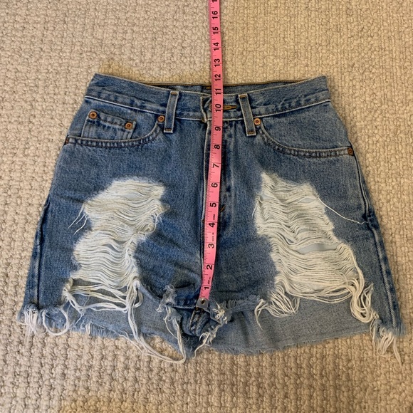Levi’s denim shorts - Picture 5 of 8